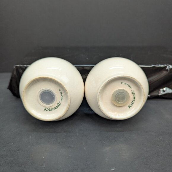 KELTCRAFT IRELAND BUTTERFLY SALT & PEPPER SHAKER BLUE BAND 3" WITH STOPPERS - Picture 6 of 7